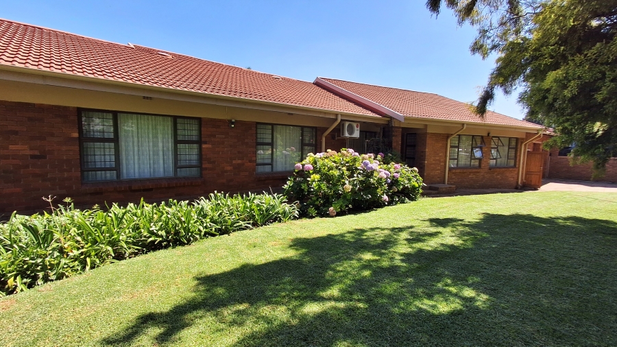 3 Bedroom Property for Sale in Protea Park North West